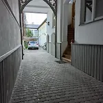 Am Albertsplatz *